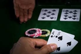 Bàn live casino dealer thật tại vty15 với baccarat và roulette